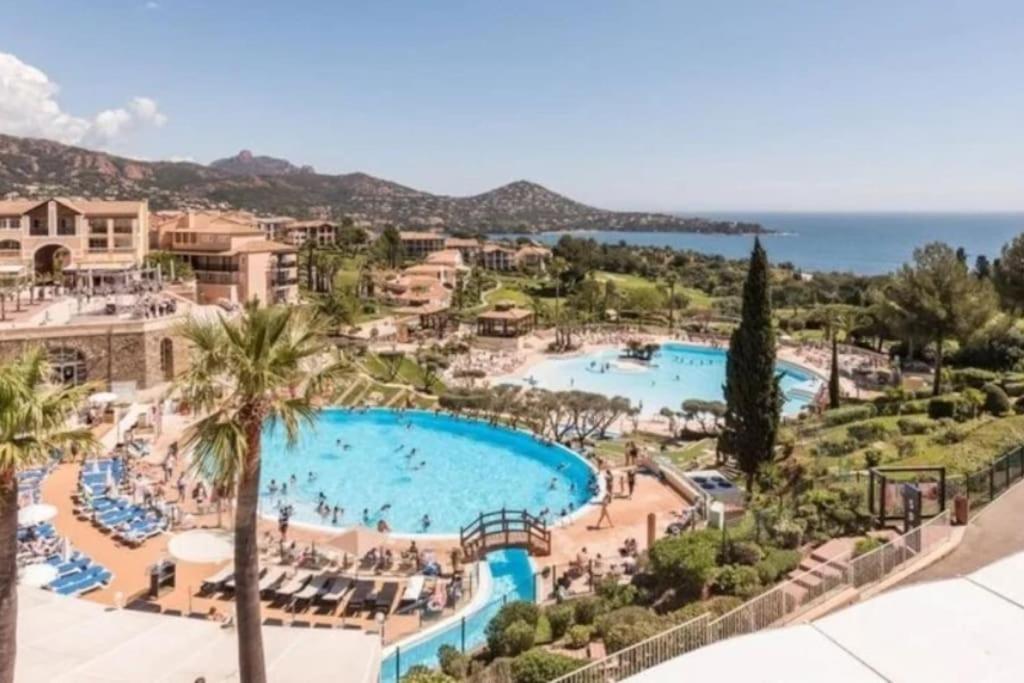 Superbe Appartement Village Cap Esterel 4P Climatise Saint-Raphaël Exteriör bild