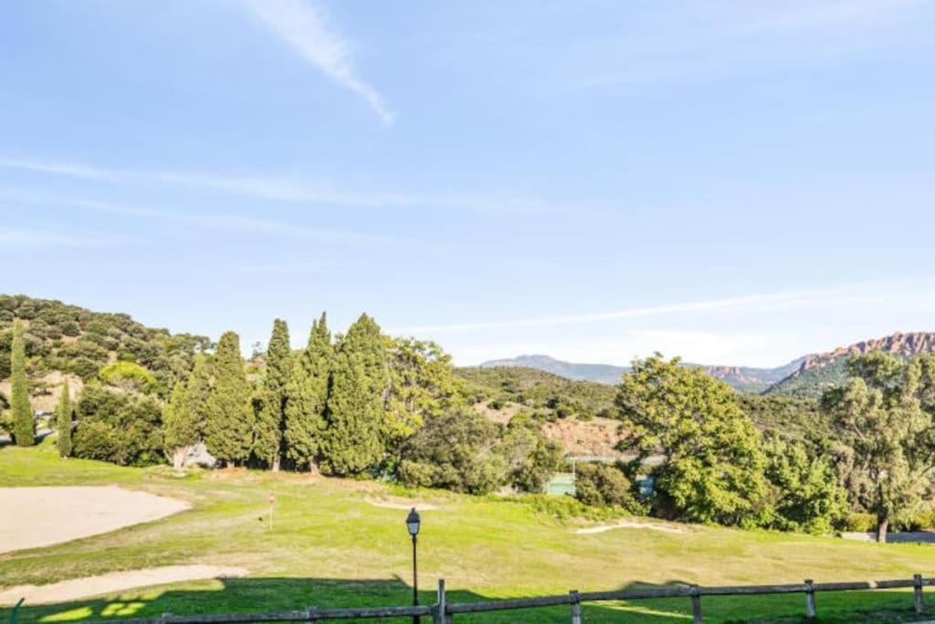 Superbe Appartement Village Cap Esterel 4P Climatise Saint-Raphaël Exteriör bild